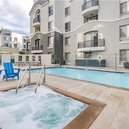 Private Bedroom And Bathroom In Shared 2 Bedroom Apartment In Venice - Pool - Hot Tub & Gym